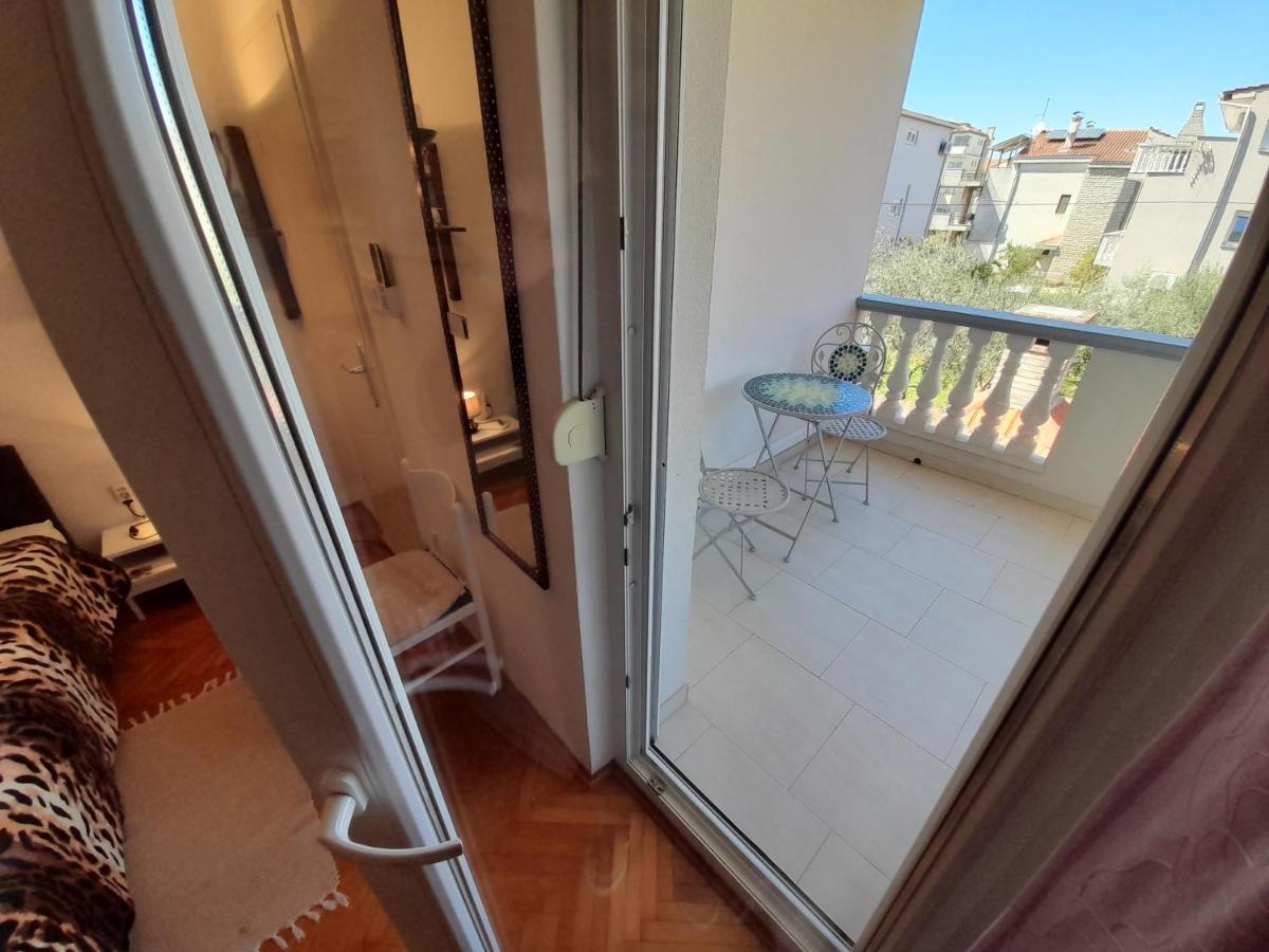 Perica Apartment And Perica Room With Separate Entrance Zadar Exterior photo