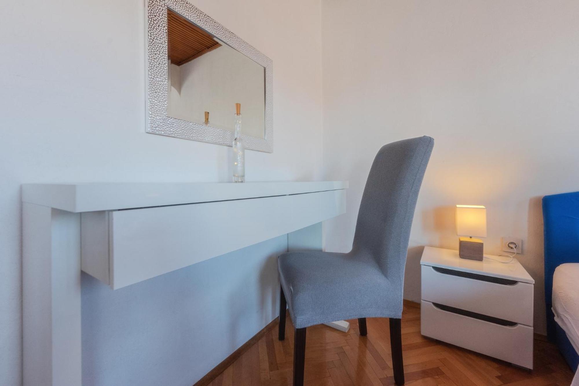 Perica Apartment And Perica Room With Separate Entrance Zadar Exterior photo